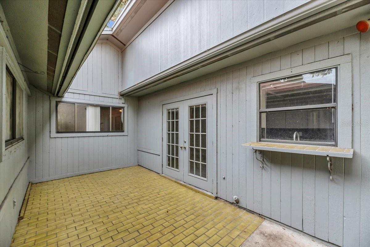 Image 28 of 34 For 6632 Sweetbriar Lane