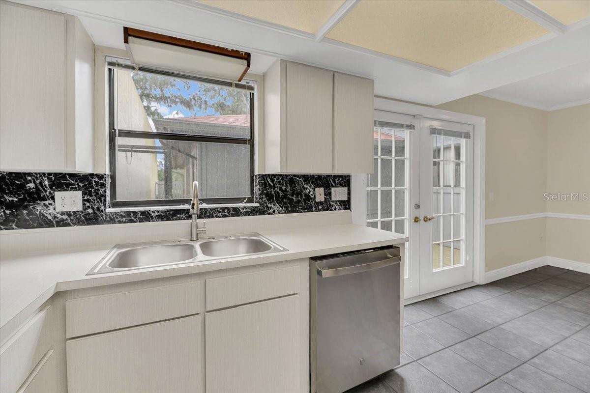 Image 6 of 34 For 6632 Sweetbriar Lane