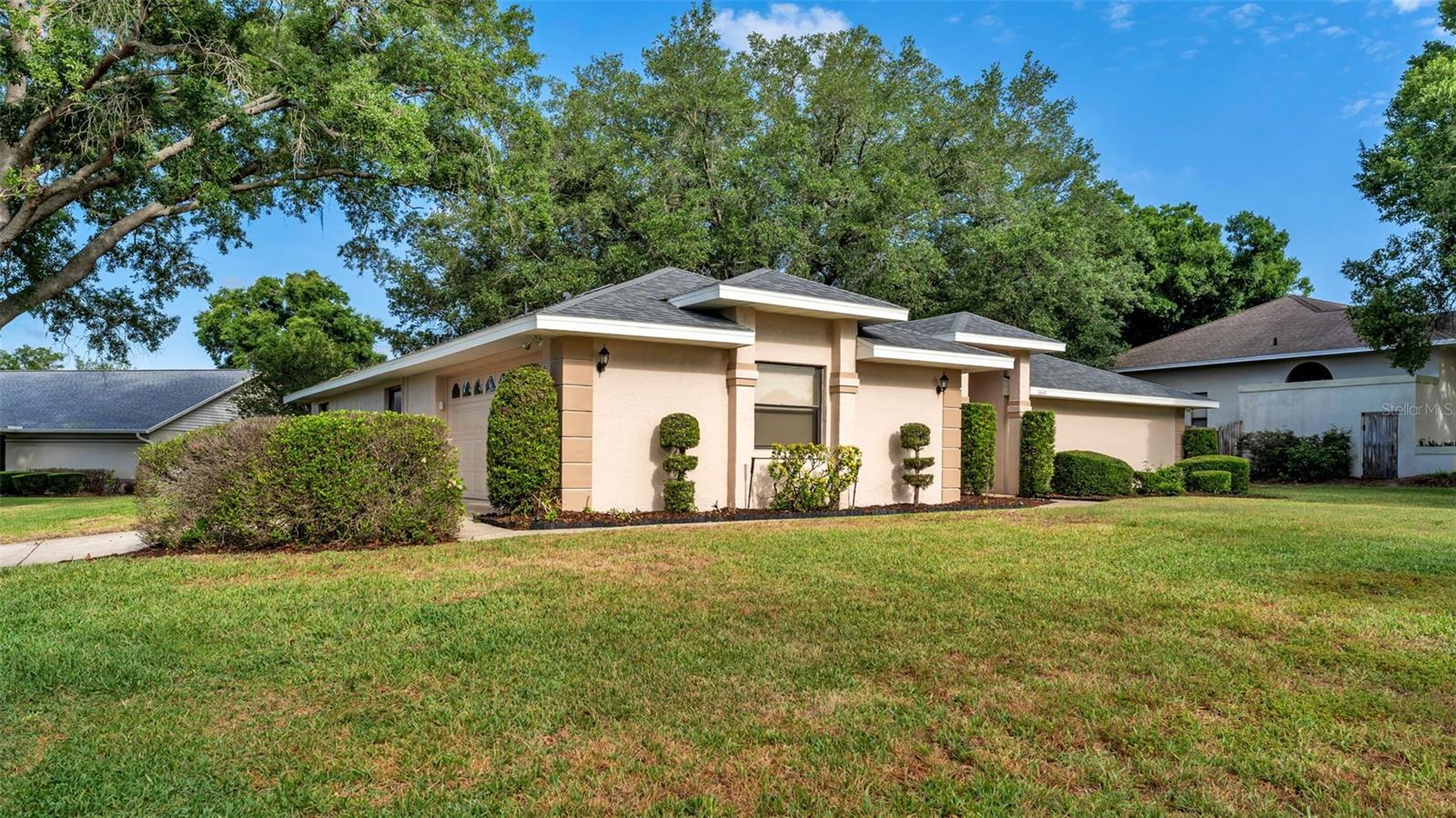Image 4 of 33 For 4669 Highlands Place Drive