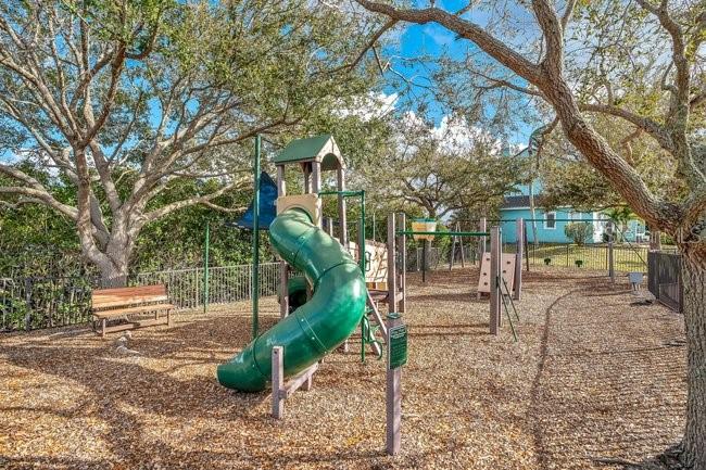 Image 46 of 54 For 934 Symphony Isles Boulevard