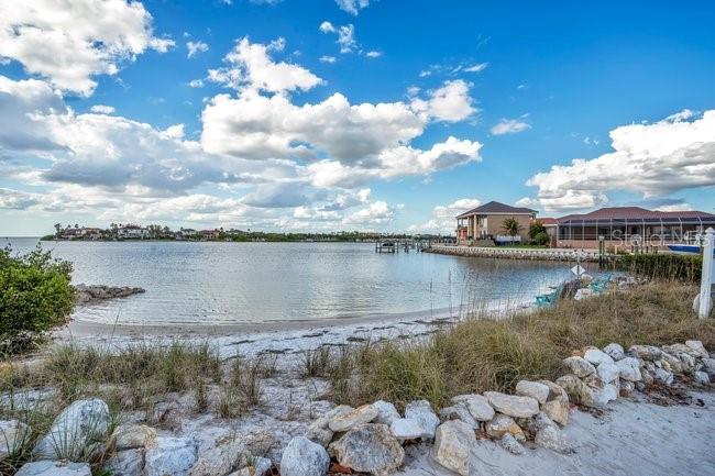 Image 52 of 54 For 934 Symphony Isles Boulevard