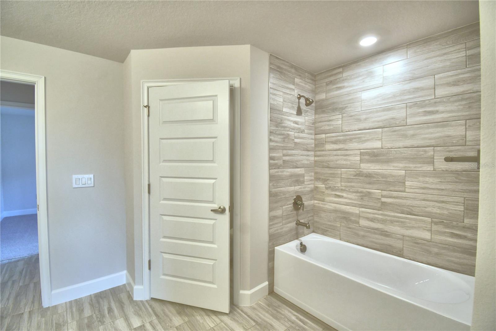 Image 28 of 77 For 4718 Grandview Glen Drive