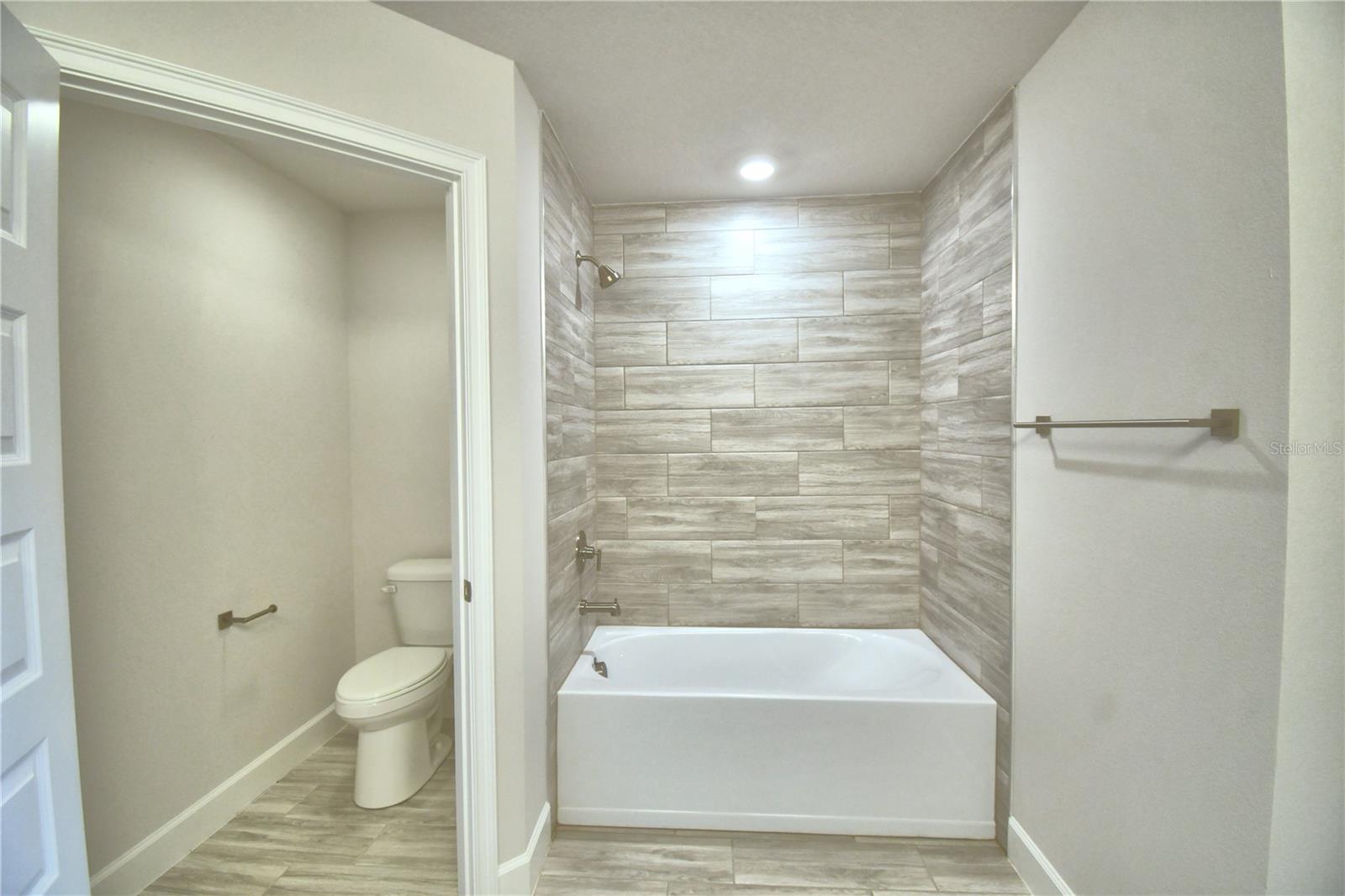 Image 31 of 77 For 4718 Grandview Glen Drive