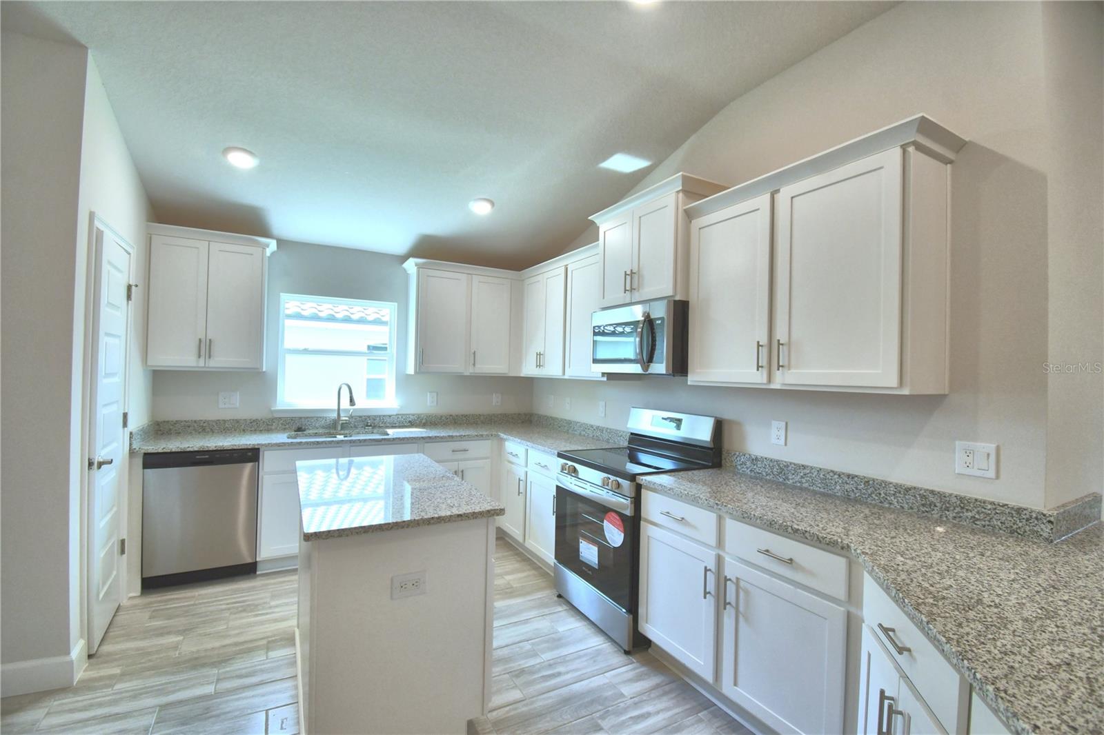 Image 10 of 76 For 4705 Grandview Glen Drive