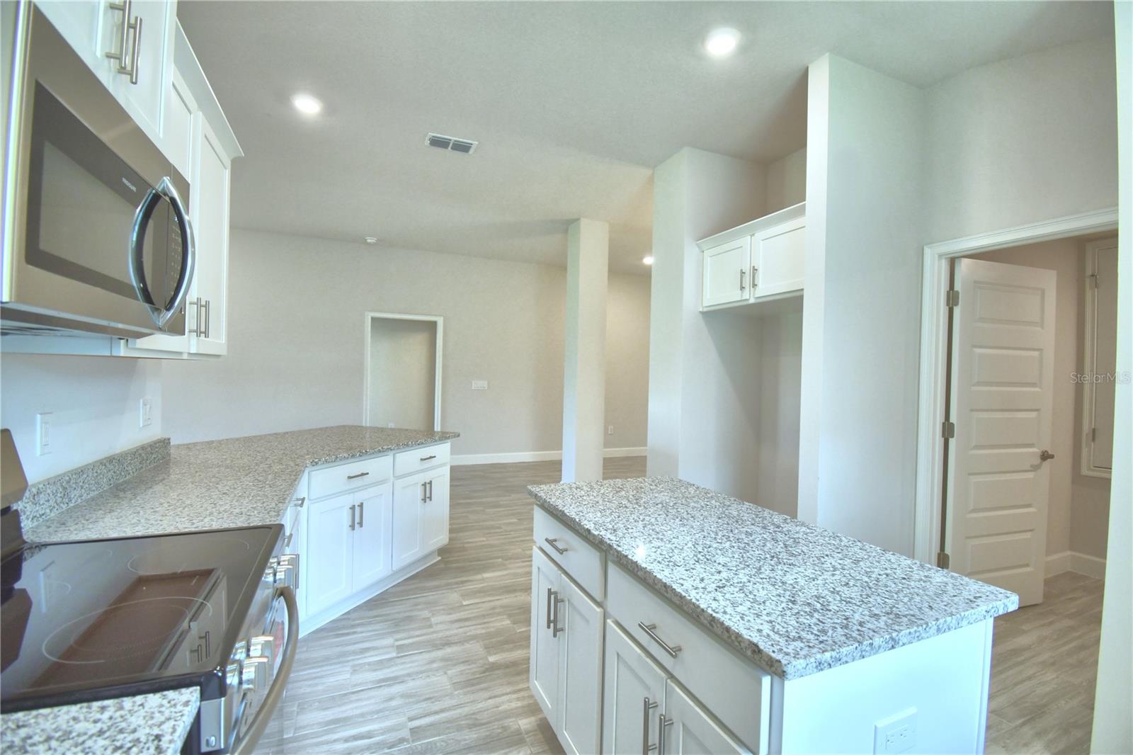 Image 12 of 76 For 4705 Grandview Glen Drive