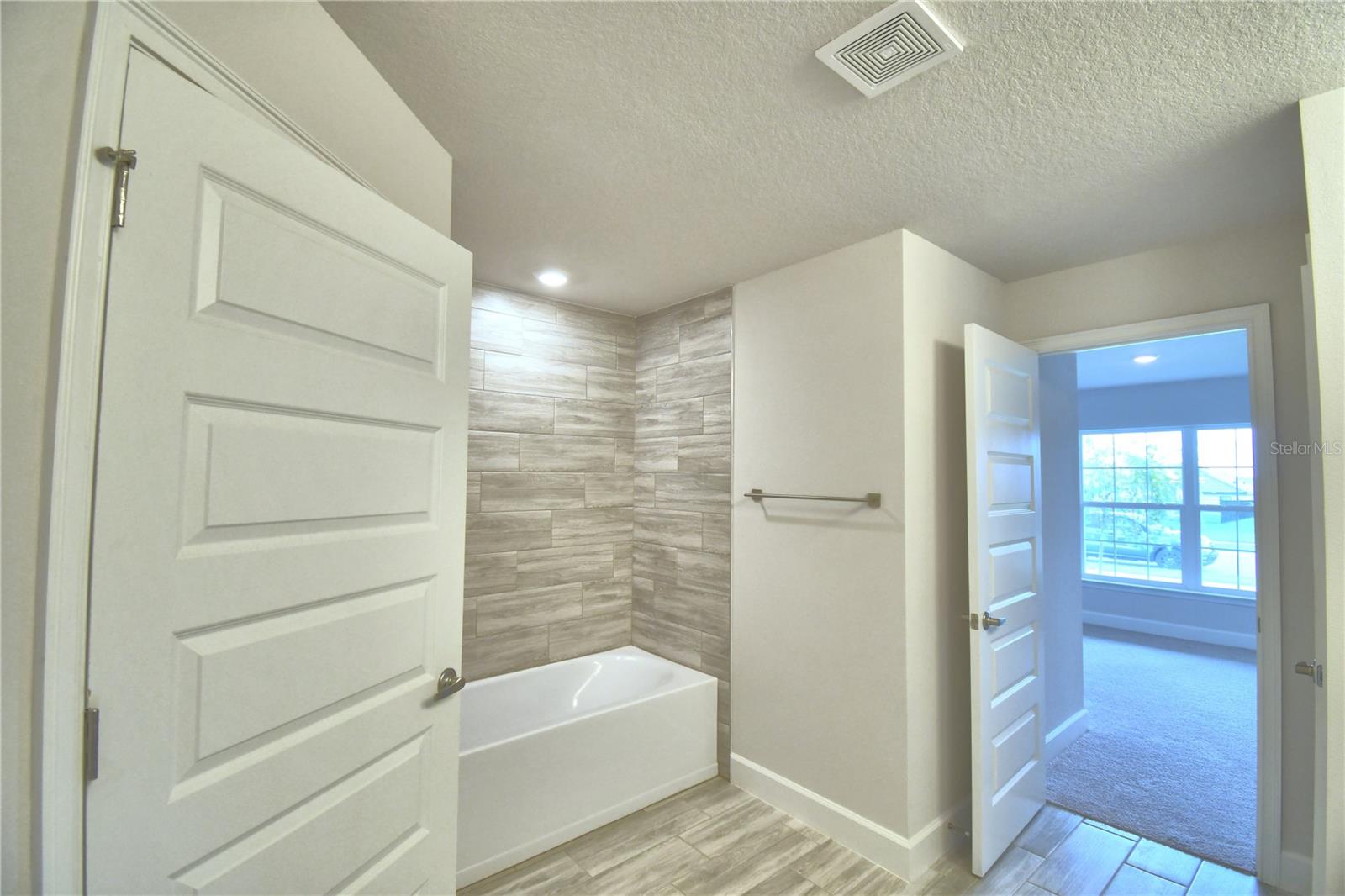 Image 29 of 76 For 4705 Grandview Glen Drive