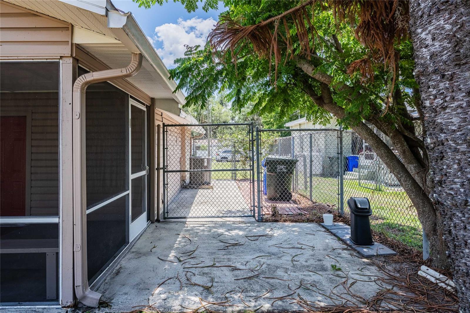 Image 37 of 49 For 848 Valencia Street E
