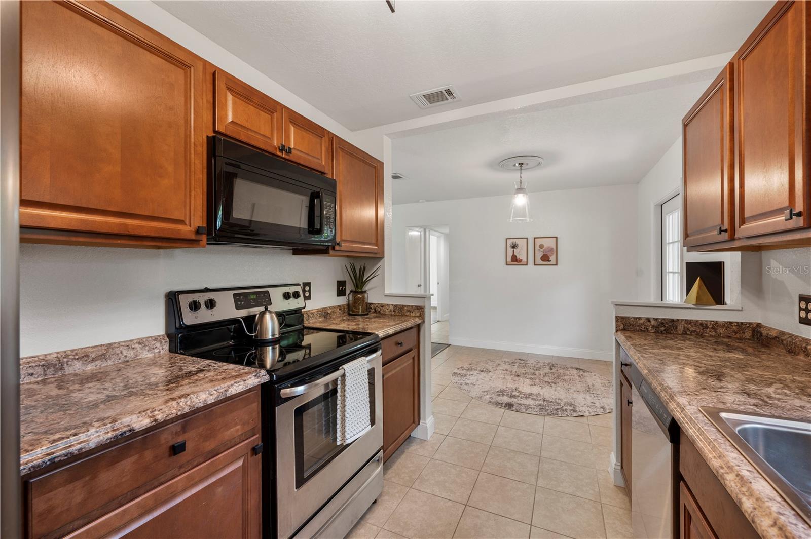 Image 12 of 38 For 1205 Georgia Street