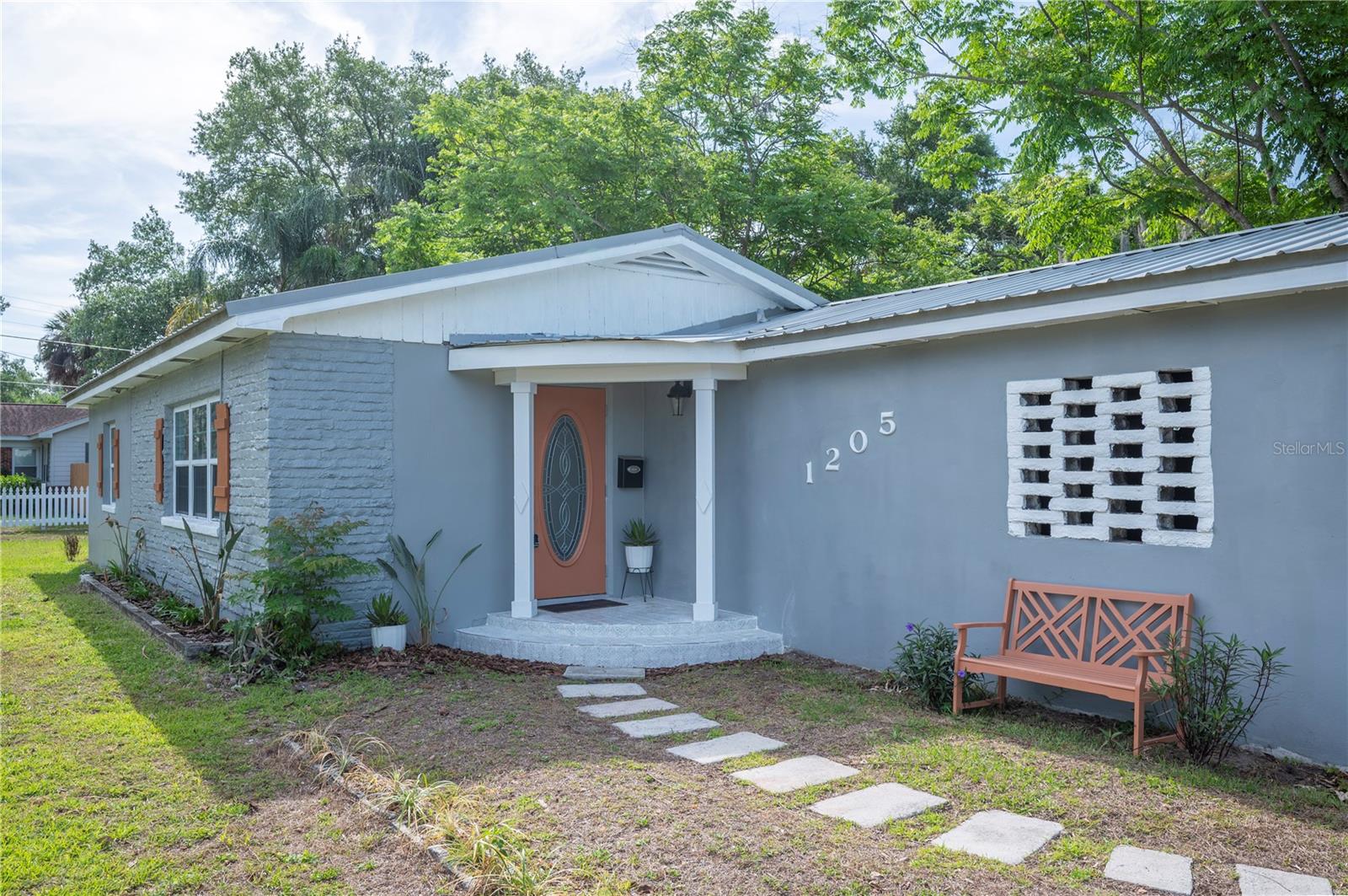 Image 4 of 38 For 1205 Georgia Street