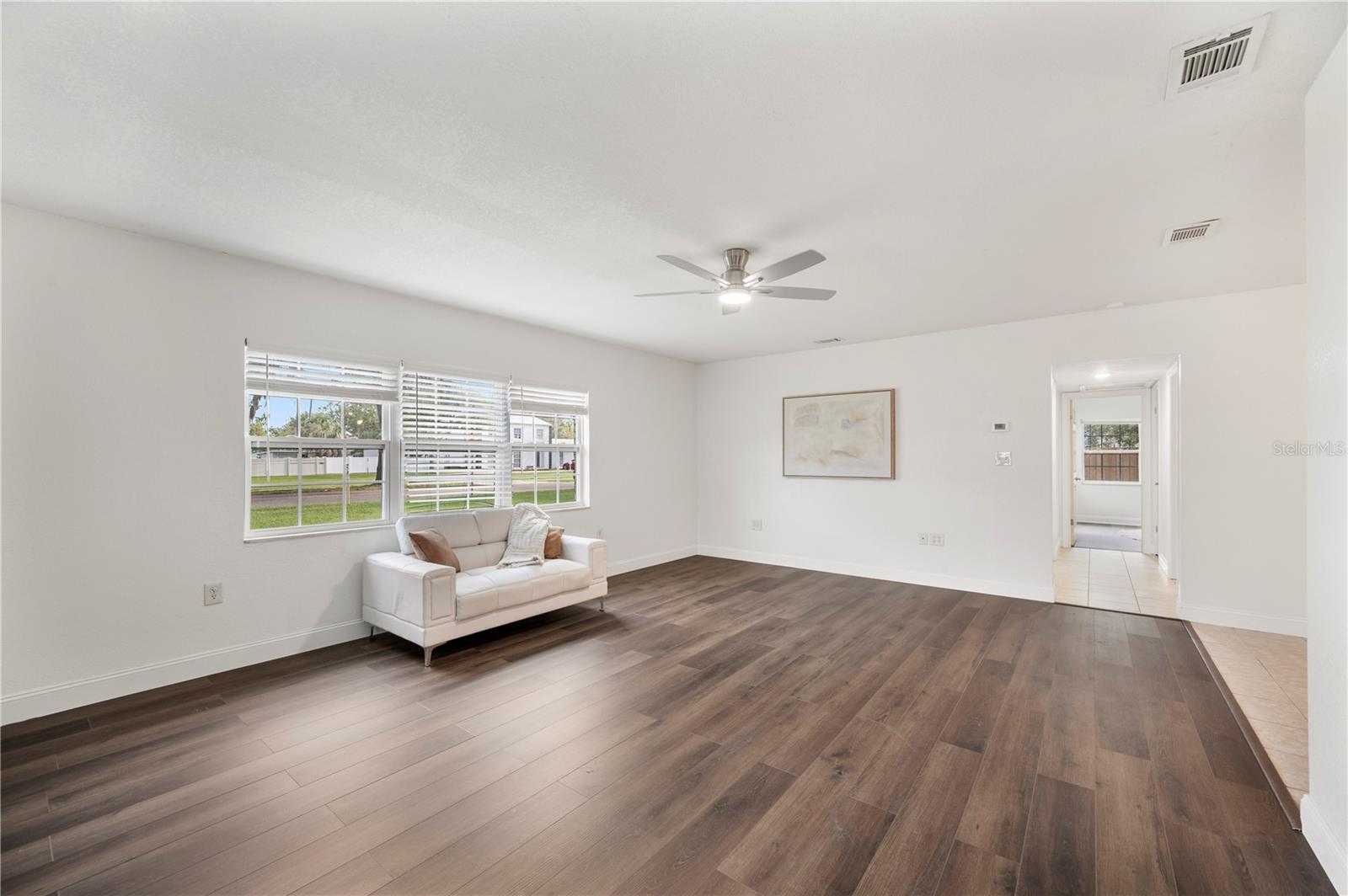 Image 5 of 38 For 1205 Georgia Street