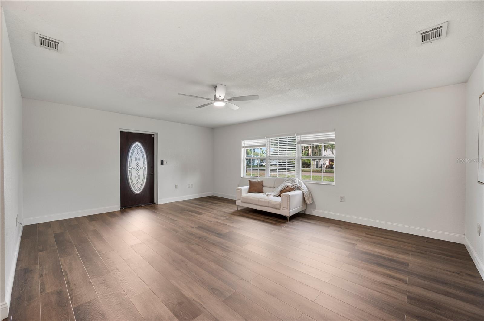 Image 6 of 38 For 1205 Georgia Street