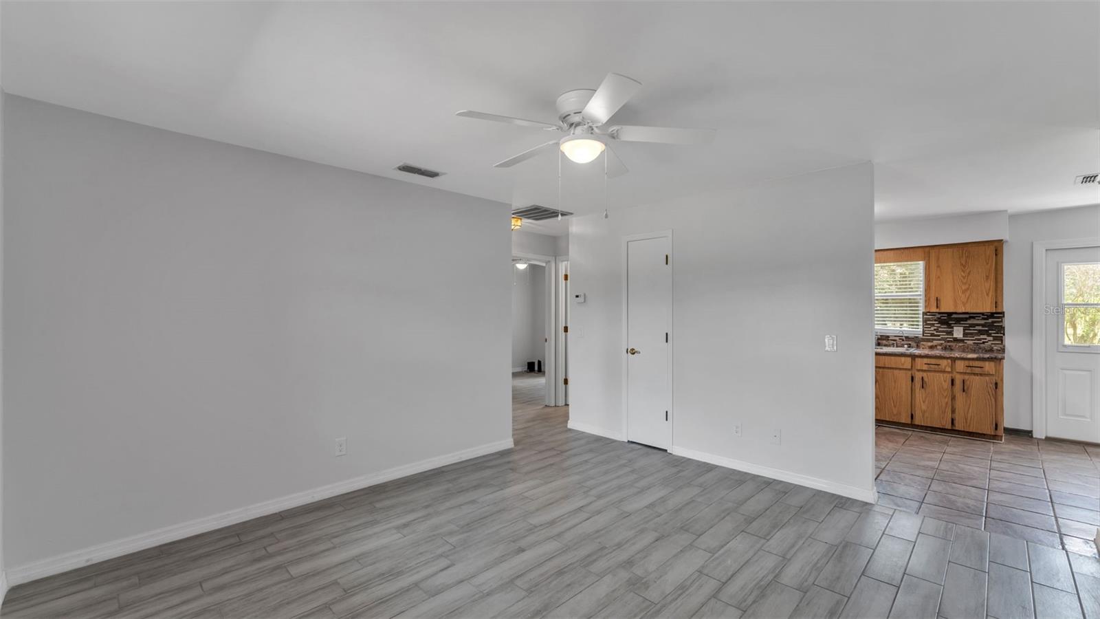 Listing photo id 0 for 5303 Duey Road