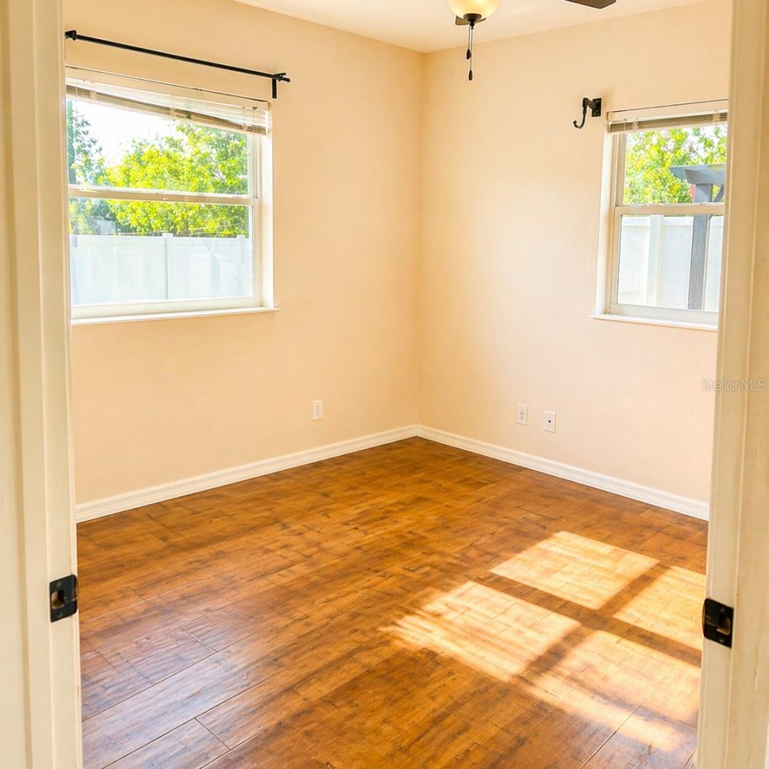 Image 6 of 10 For 2889 Rouen Avenue