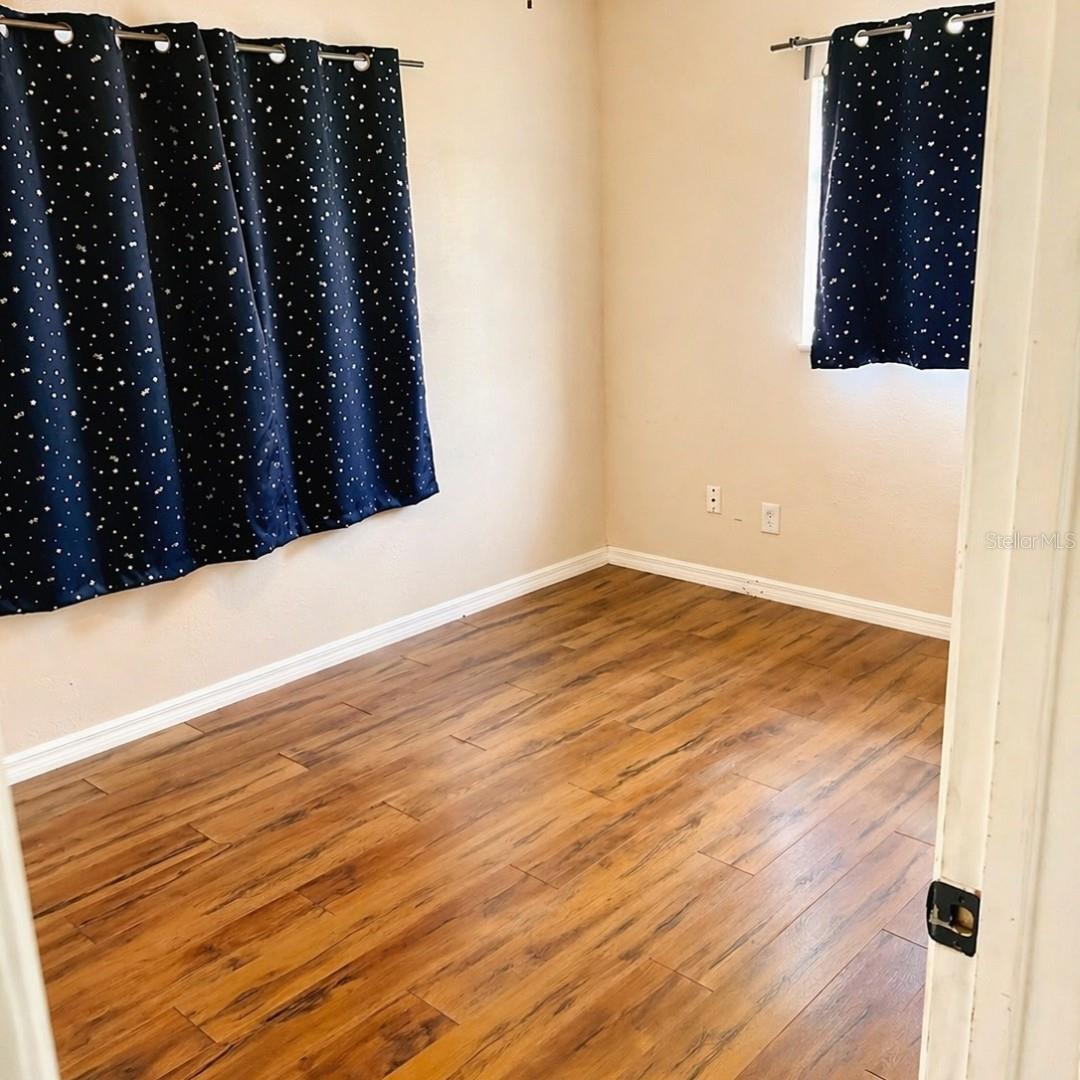 Image 8 of 10 For 2889 Rouen Avenue