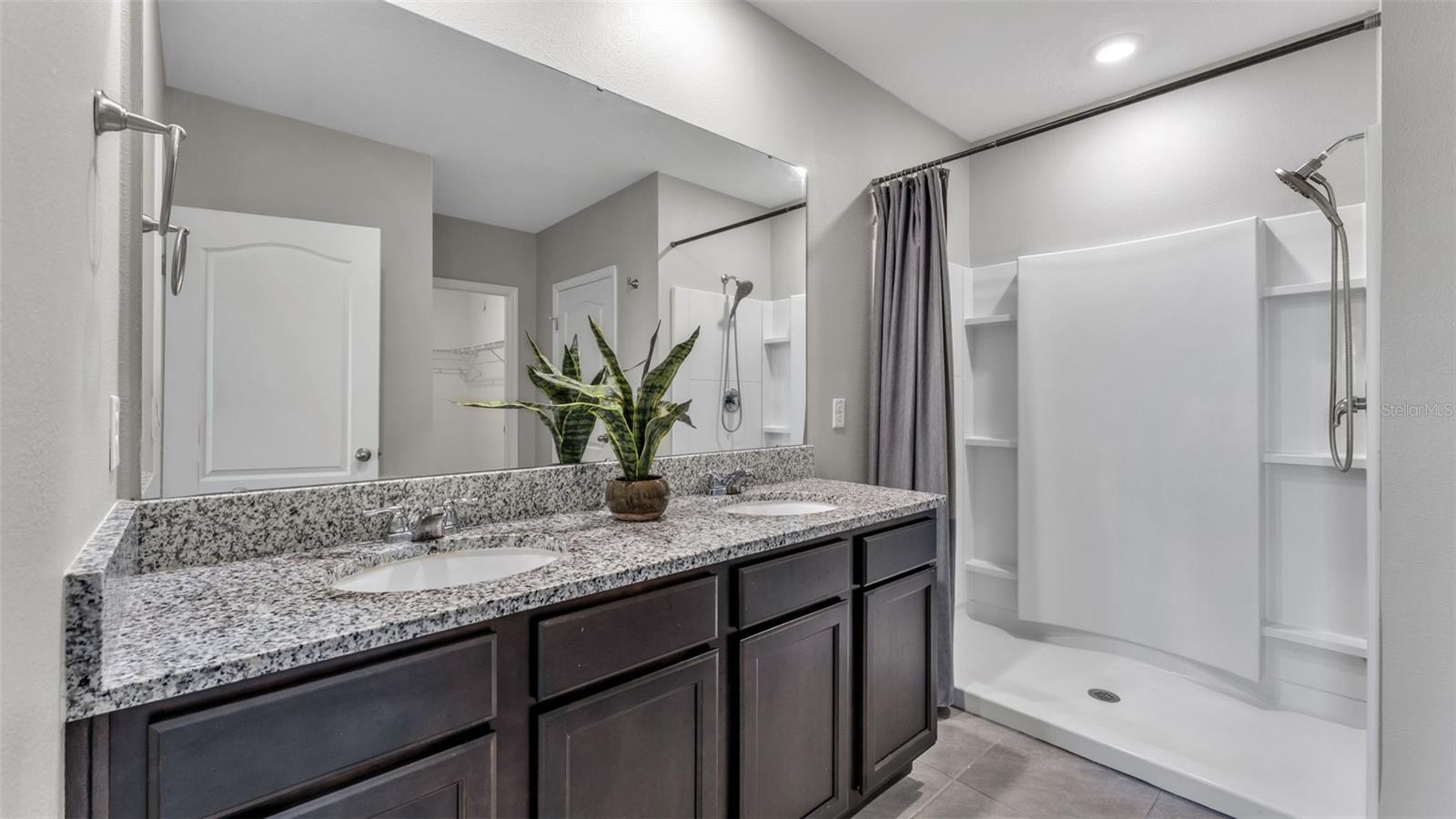 Image 15 of 40 For 2633 Galway Grove Way