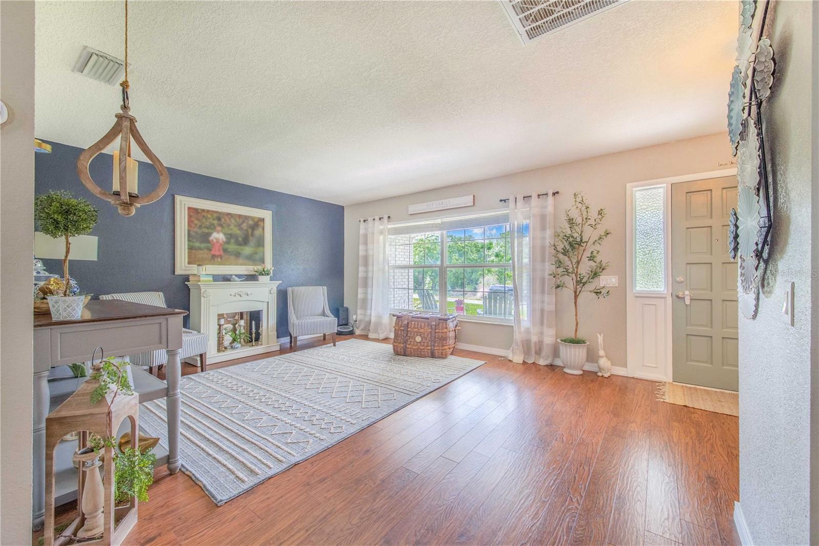 Image 15 of 67 For 20 Brevard Drive Se