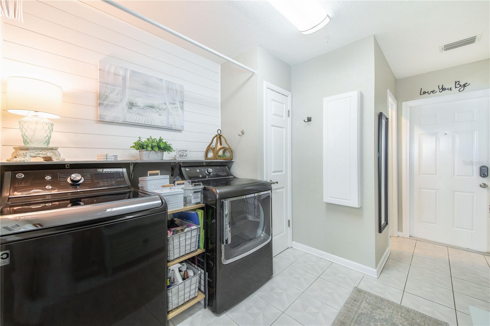 Image 26 of 67 For 20 Brevard Drive Se