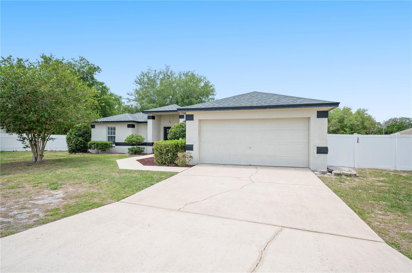 Image 4 of 30 For 3318 Merlot Drive