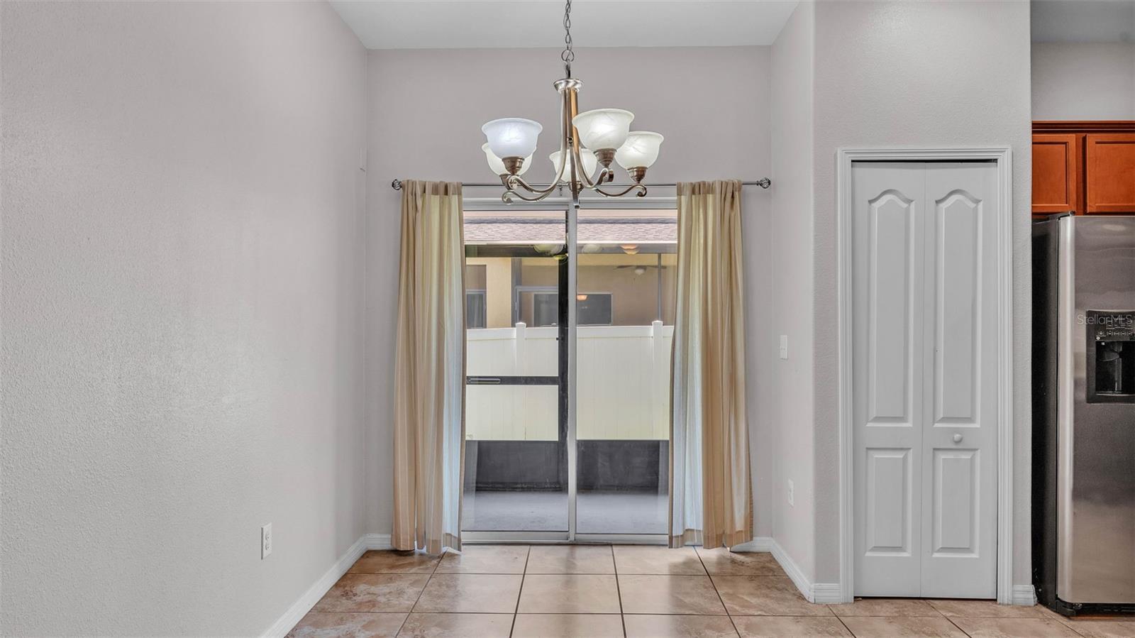 Image 10 of 30 For 2622 Lantern Hill Avenue