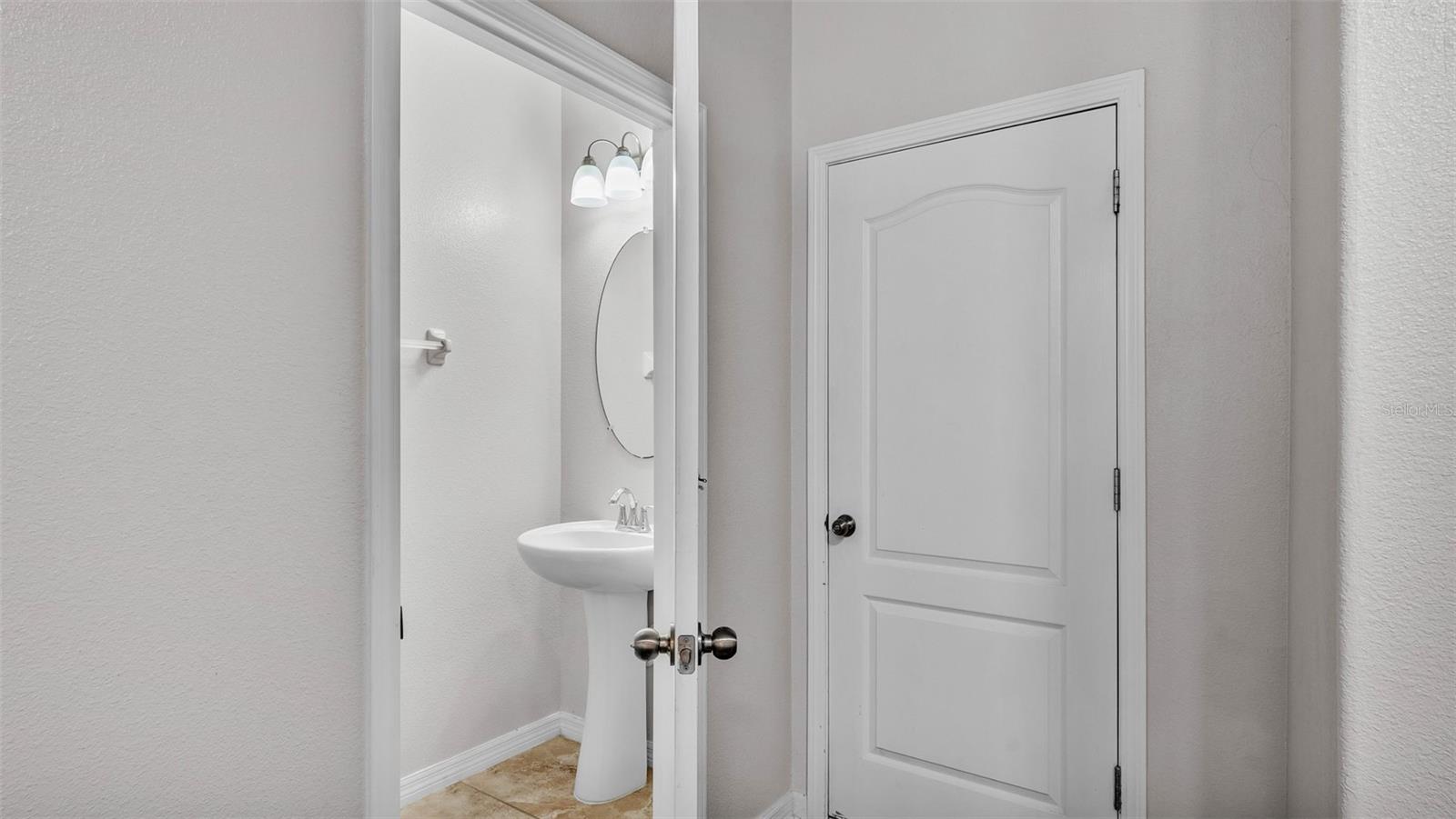 Image 11 of 30 For 2622 Lantern Hill Avenue