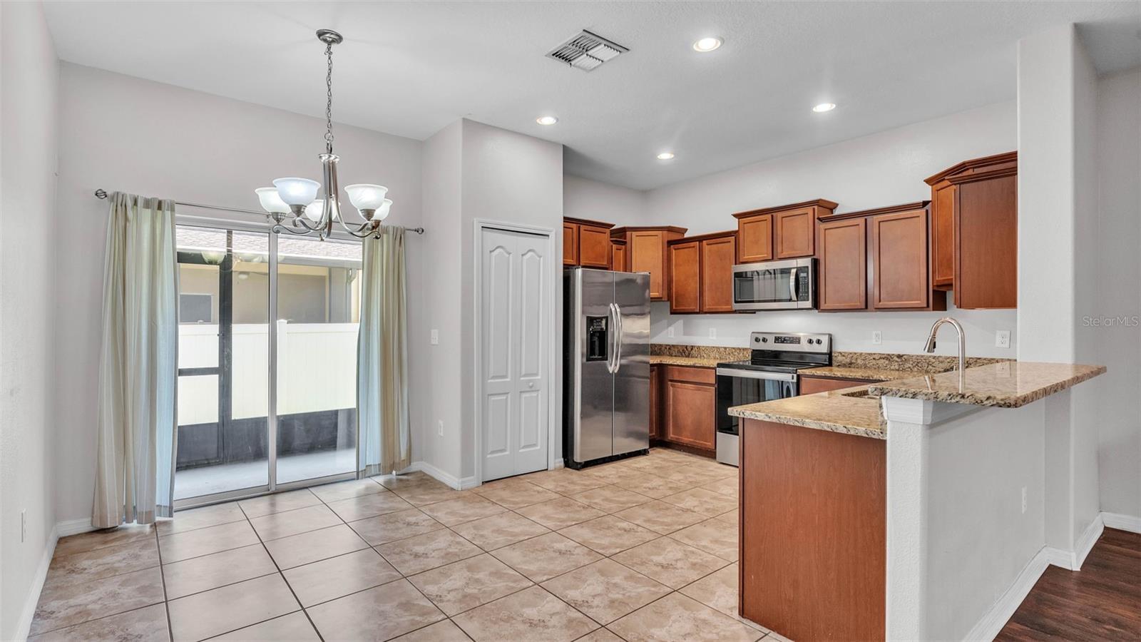 Image 6 of 30 For 2622 Lantern Hill Avenue