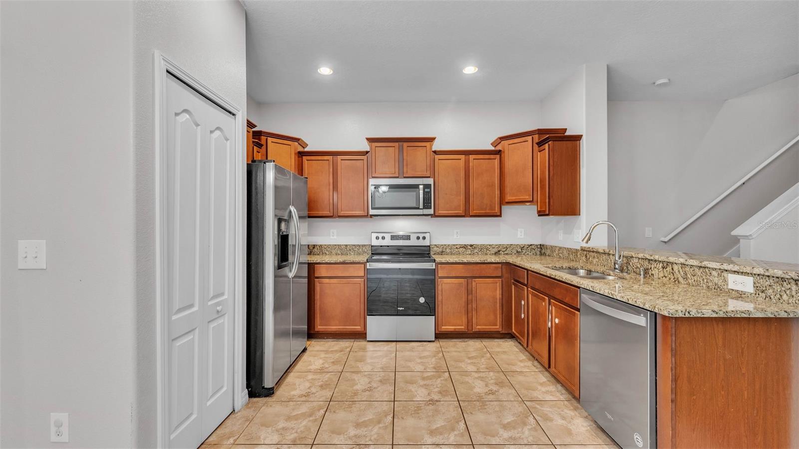 Image 8 of 30 For 2622 Lantern Hill Avenue