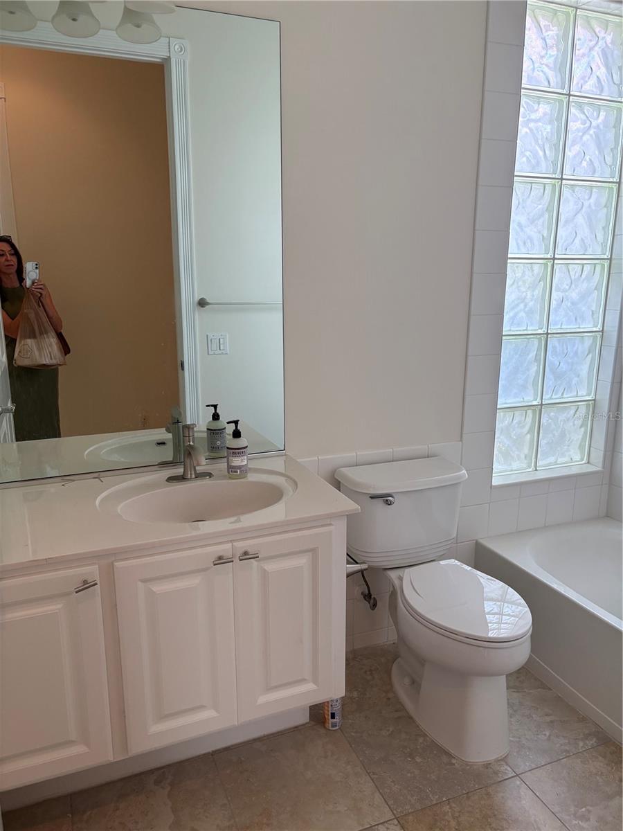 Image 21 of 27 For 11826 Gennaro Lane