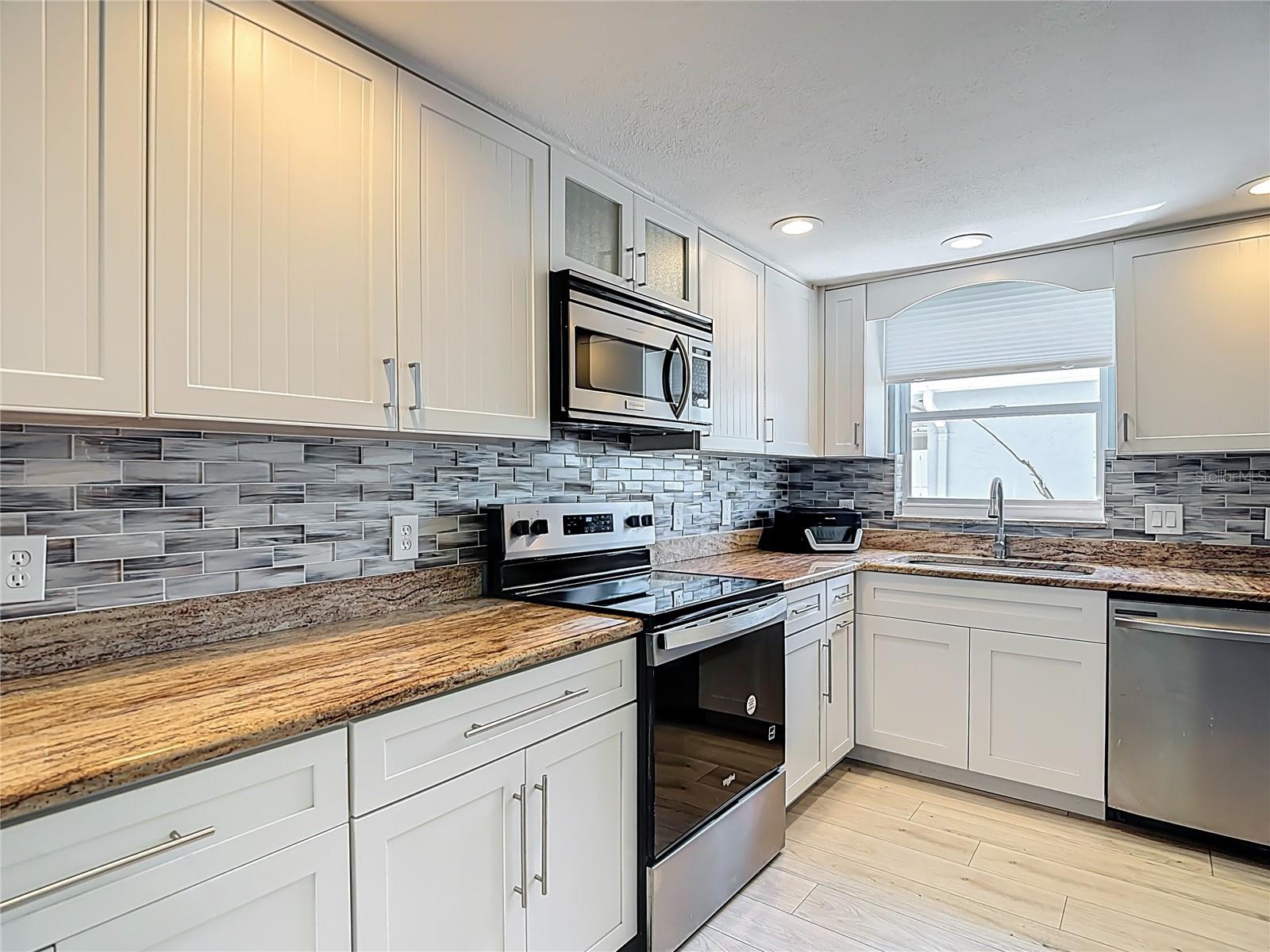 Image 11 of 58 For 4848 Shell Stream Boulevard