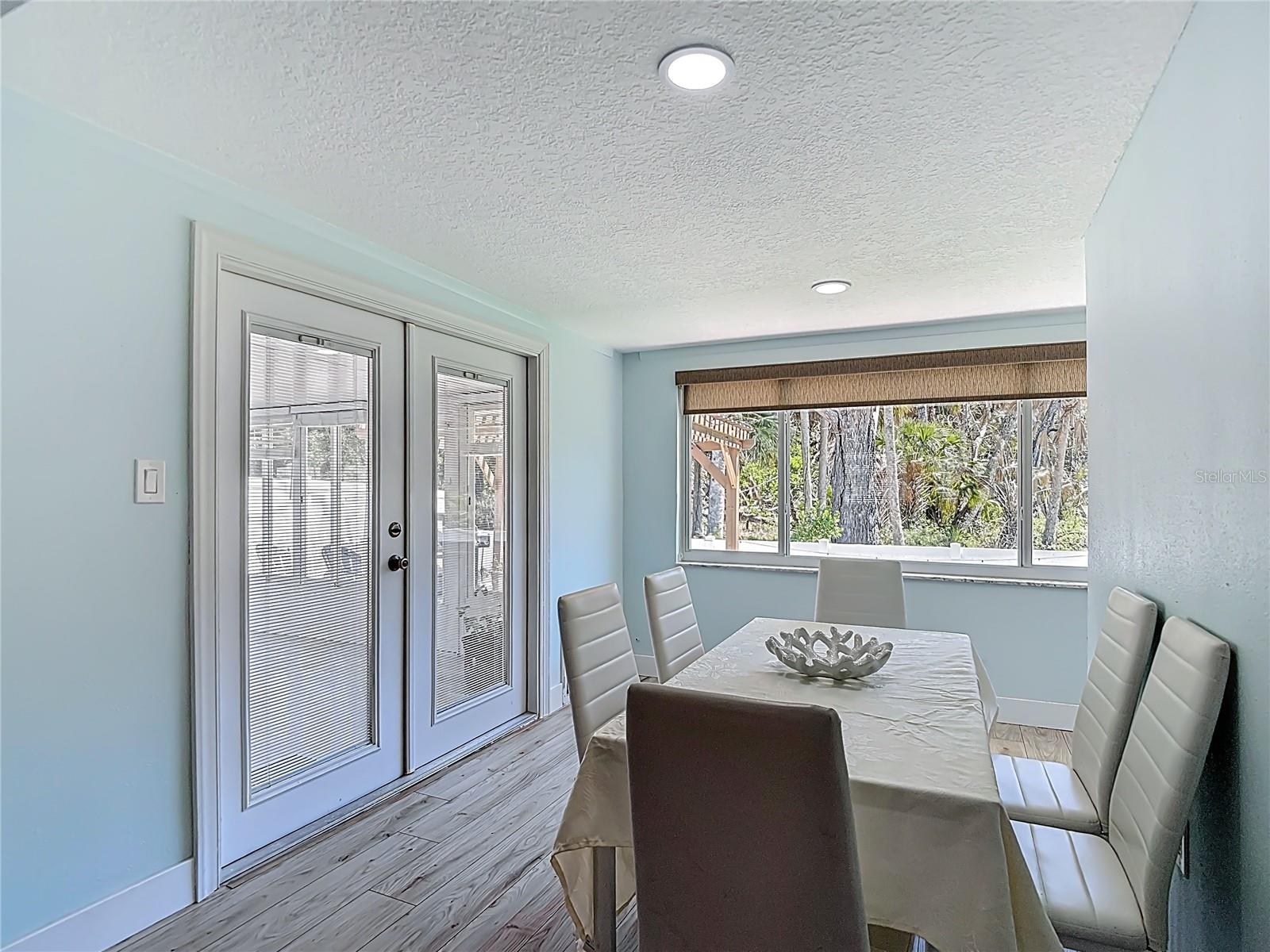 Image 17 of 58 For 4848 Shell Stream Boulevard