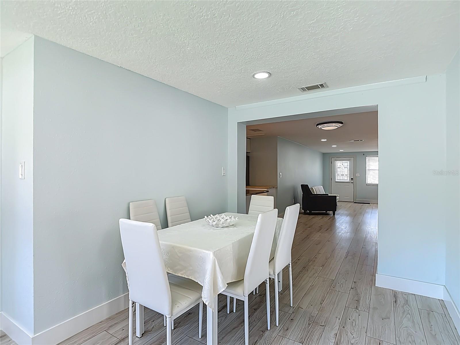 Image 18 of 58 For 4848 Shell Stream Boulevard