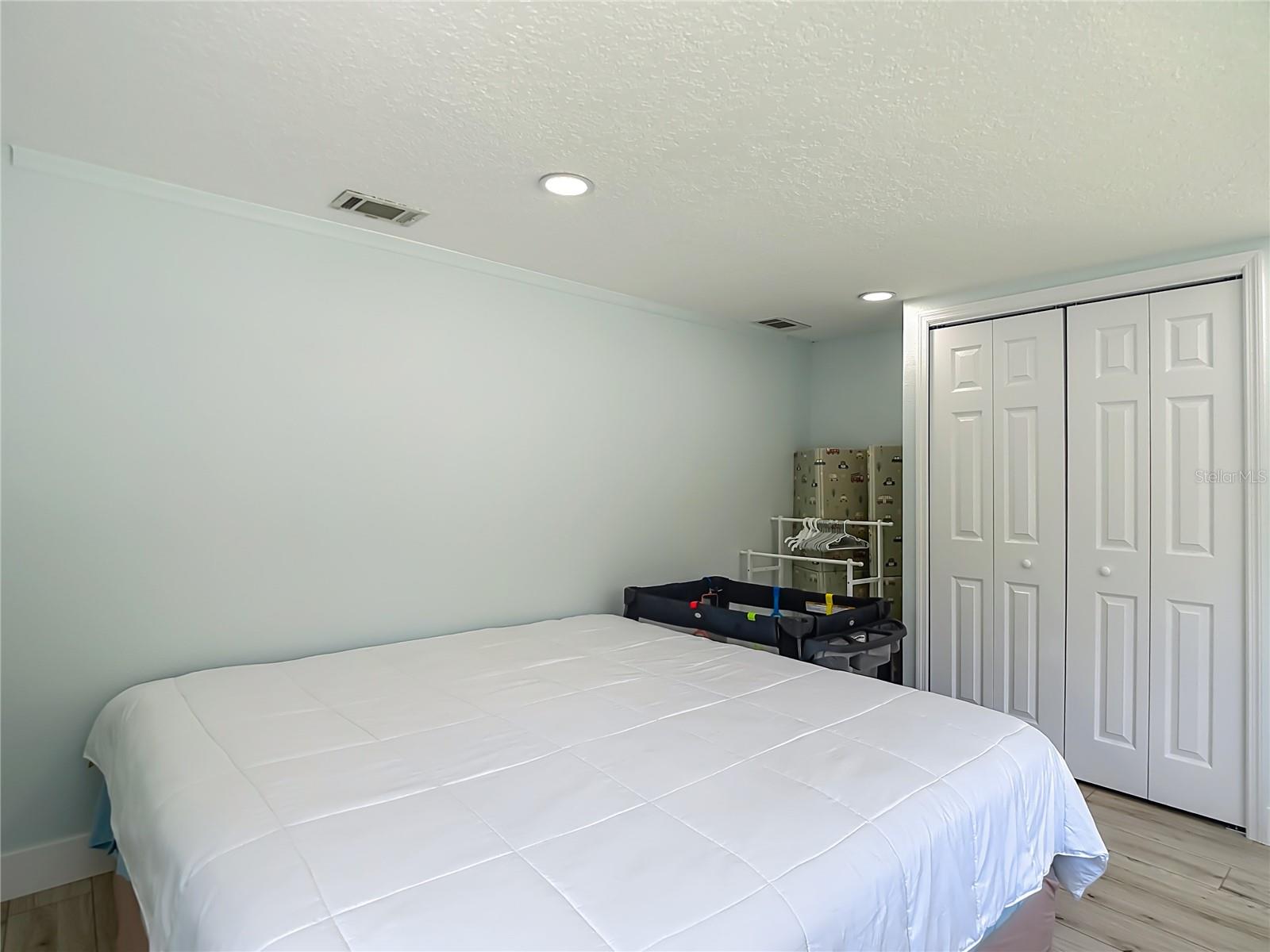 Image 21 of 58 For 4848 Shell Stream Boulevard