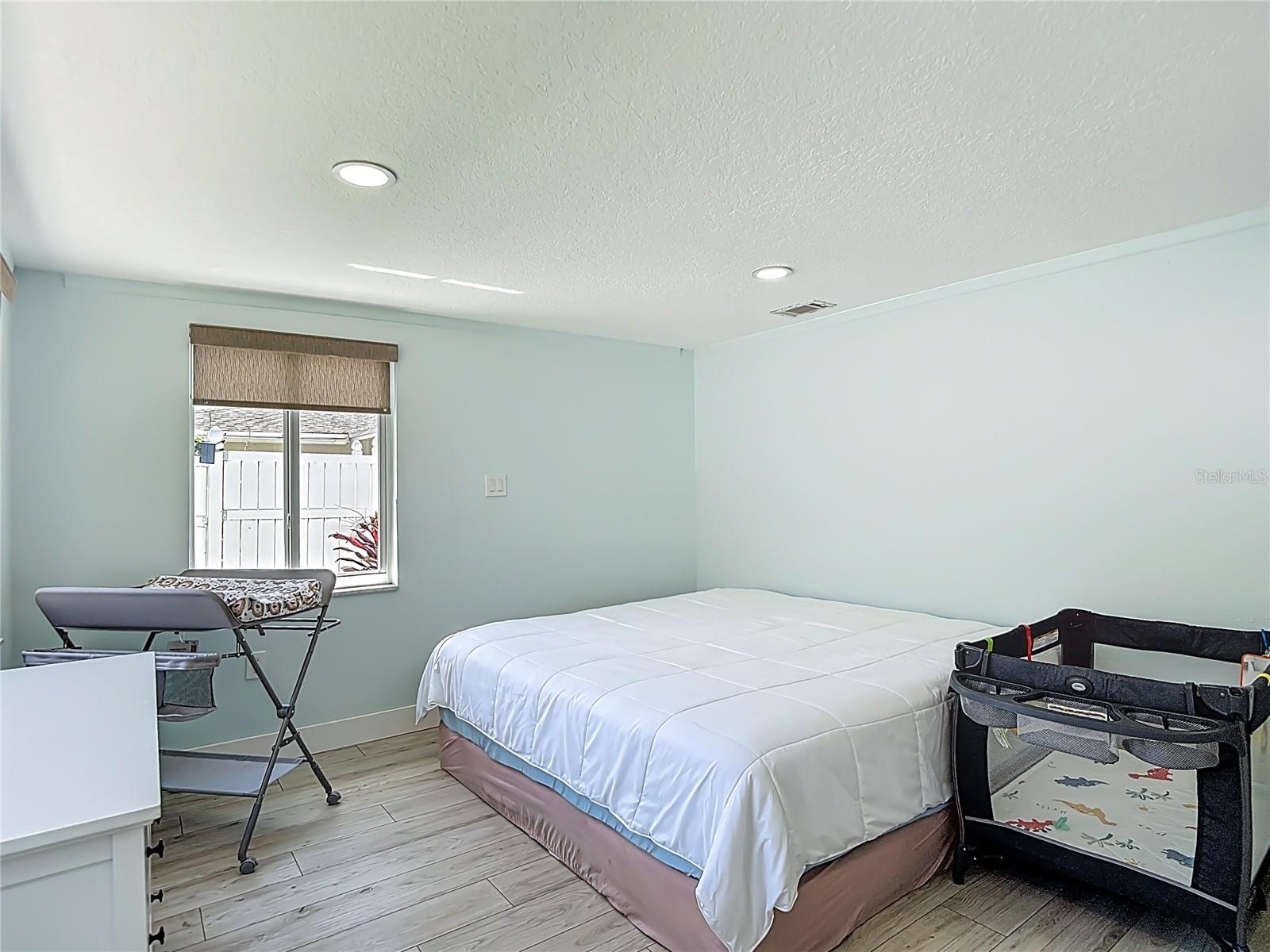 Image 22 of 58 For 4848 Shell Stream Boulevard