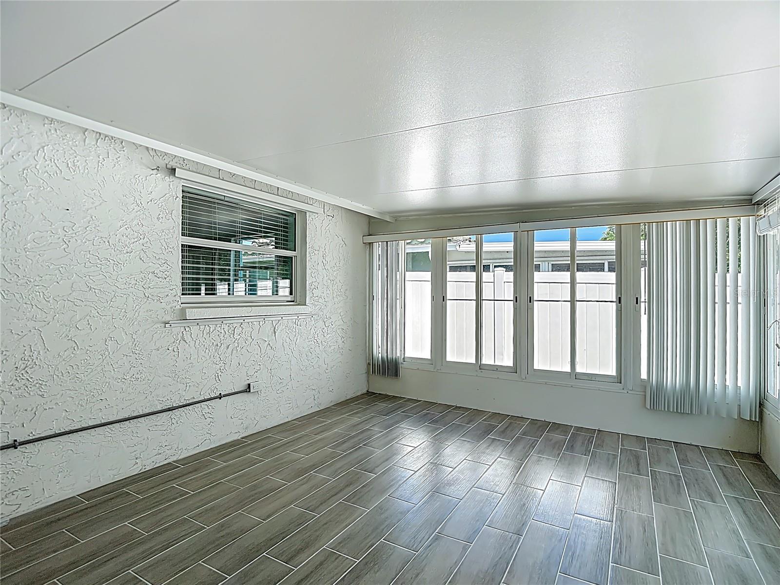 Image 38 of 58 For 4848 Shell Stream Boulevard