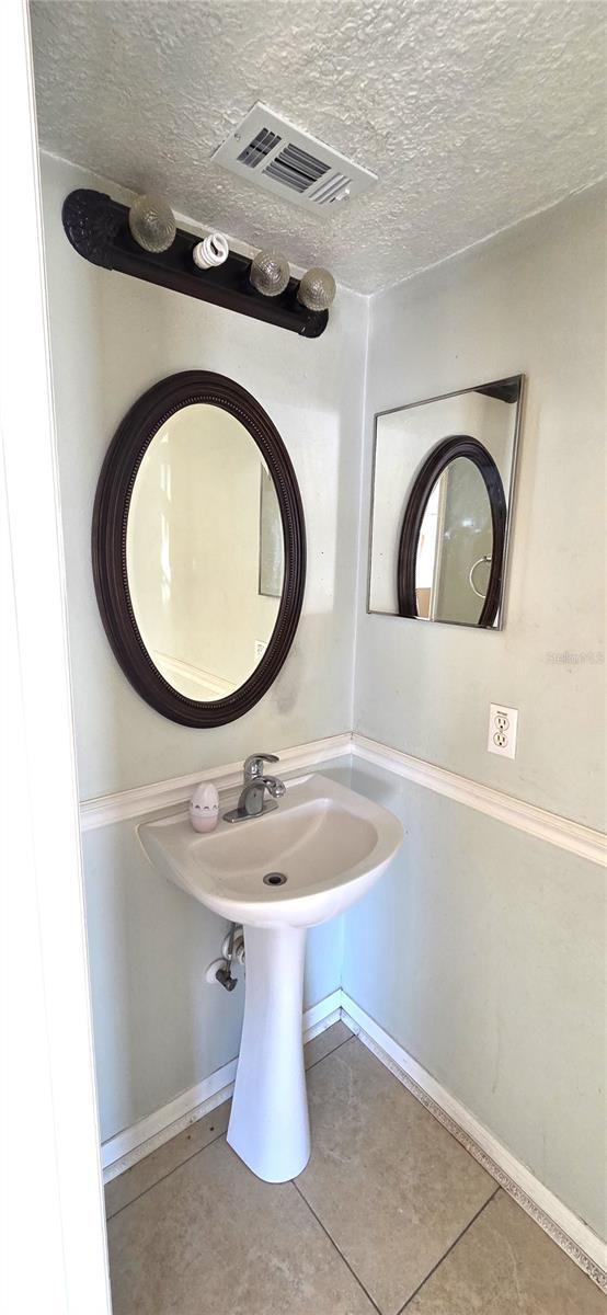 Listing photo id 10 for 6082 Sunset Vista Drive
