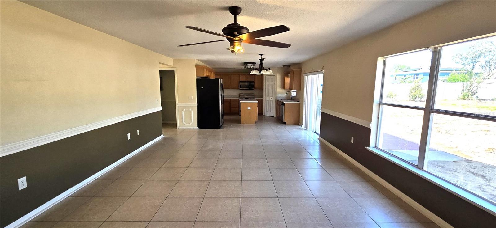 Listing photo id 13 for 6082 Sunset Vista Drive