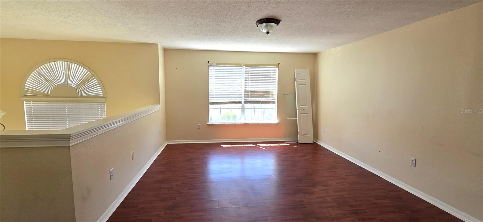 Listing photo id 23 for 6082 Sunset Vista Drive