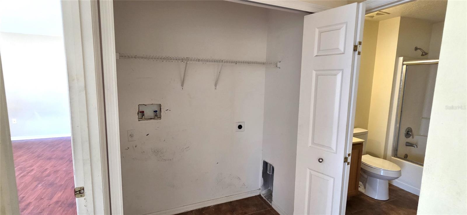 Listing photo id 25 for 6082 Sunset Vista Drive