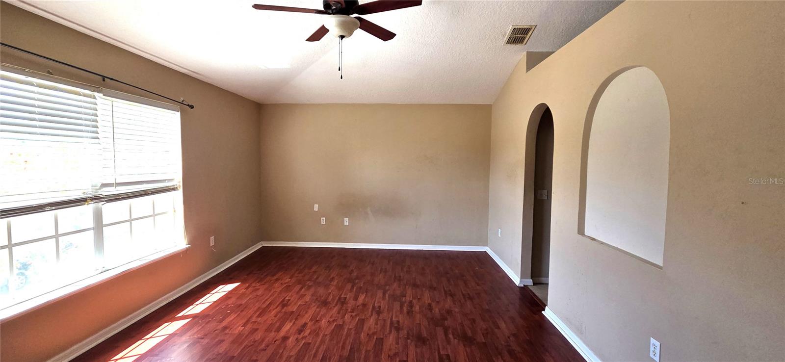 Listing photo id 26 for 6082 Sunset Vista Drive