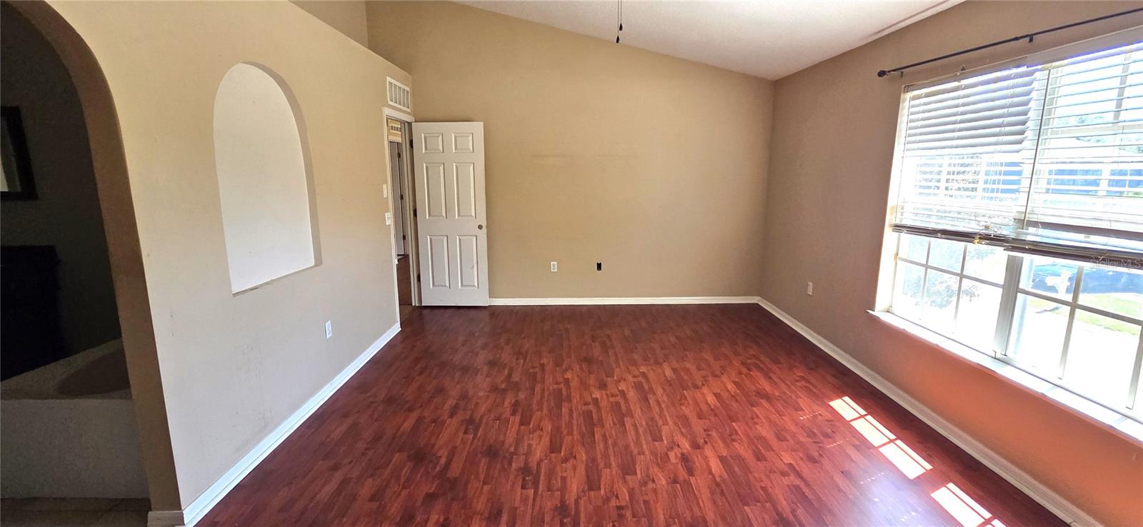 Listing photo id 27 for 6082 Sunset Vista Drive