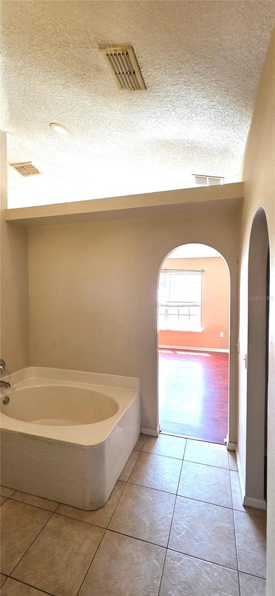 Listing photo id 29 for 6082 Sunset Vista Drive