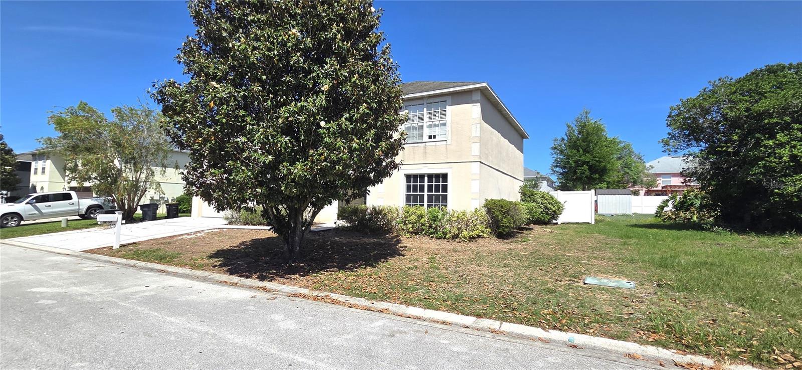 Listing photo id 2 for 6082 Sunset Vista Drive
