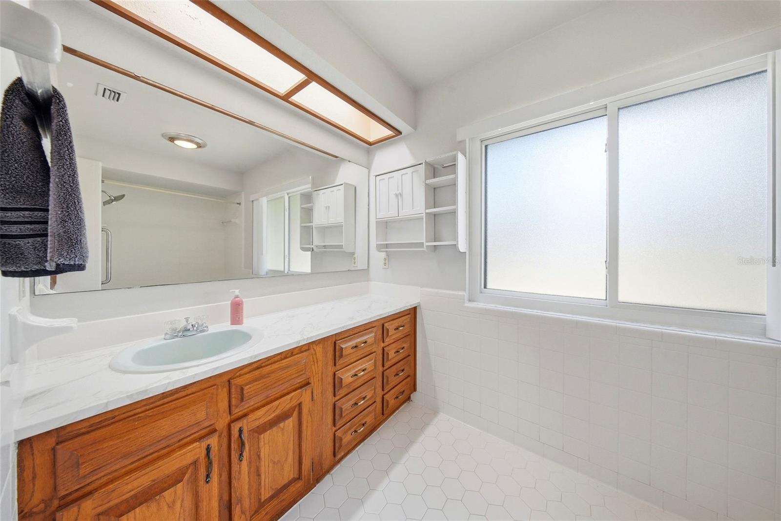 Image 19 of 44 For 410 Ramona Avenue