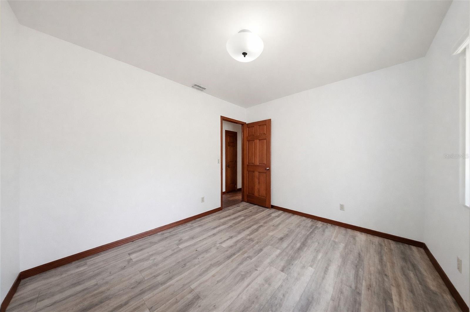 Image 24 of 44 For 410 Ramona Avenue