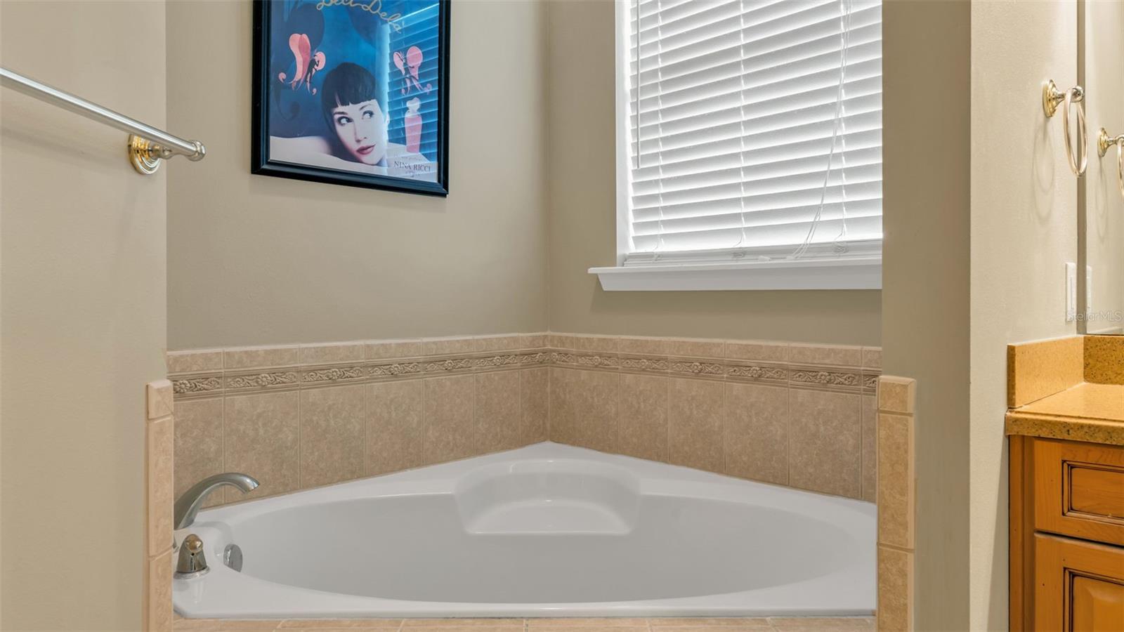 Image 23 of 50 For 3940 Sunnywood Circle