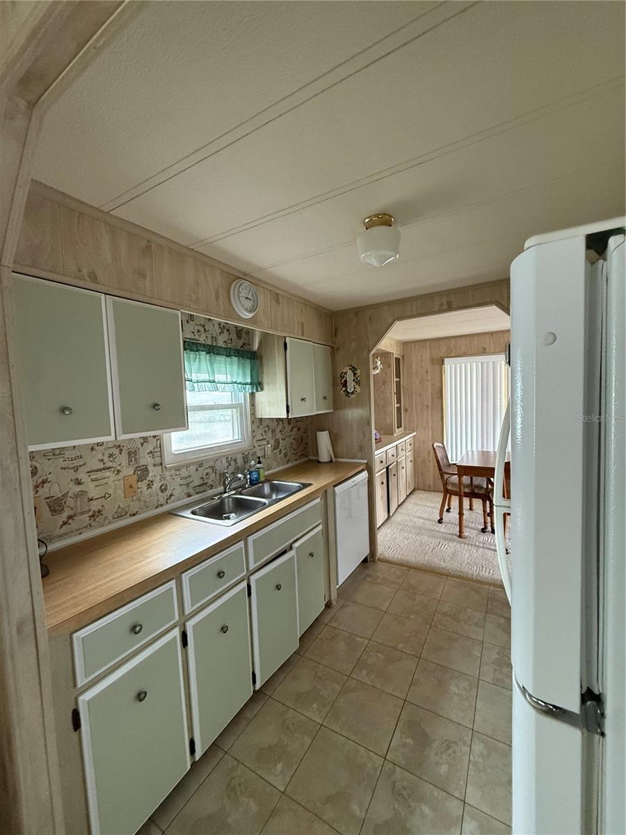 Image 14 of 26 For 2055 Floral Avenue 175