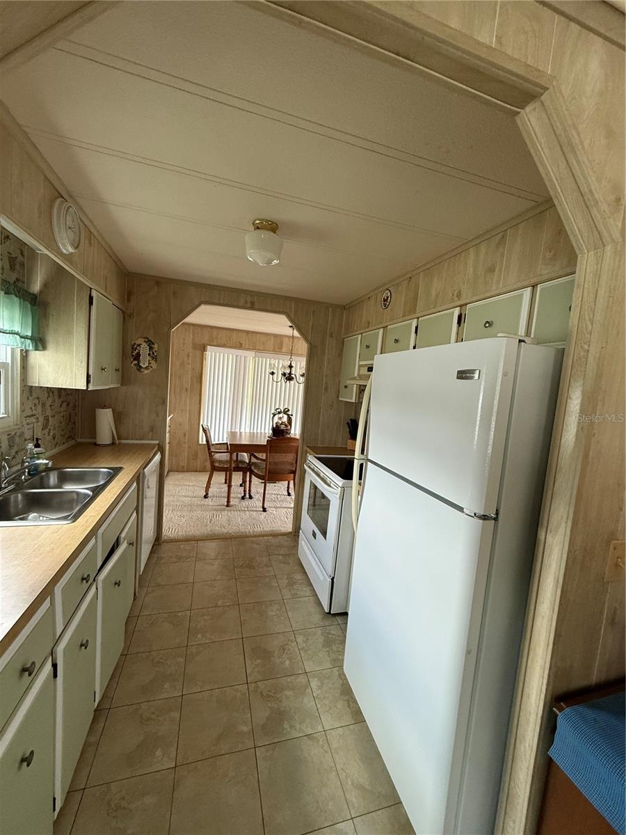 Image 15 of 26 For 2055 Floral Avenue 175