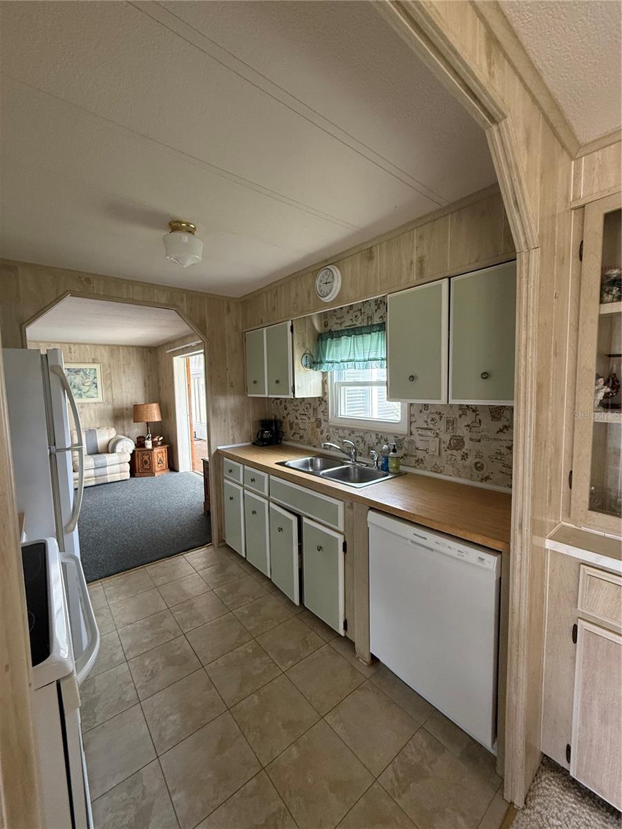 Image 18 of 26 For 2055 Floral Avenue 175