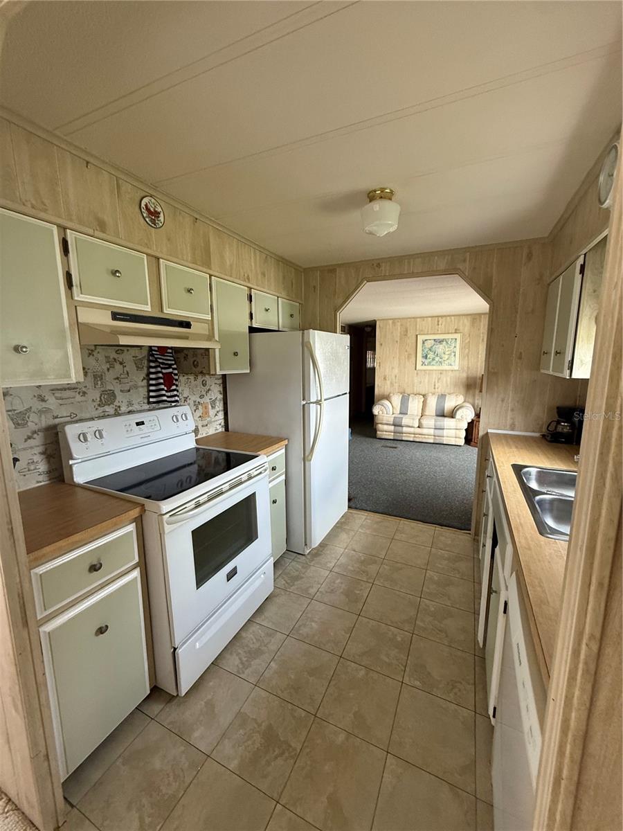 Image 19 of 26 For 2055 Floral Avenue 175