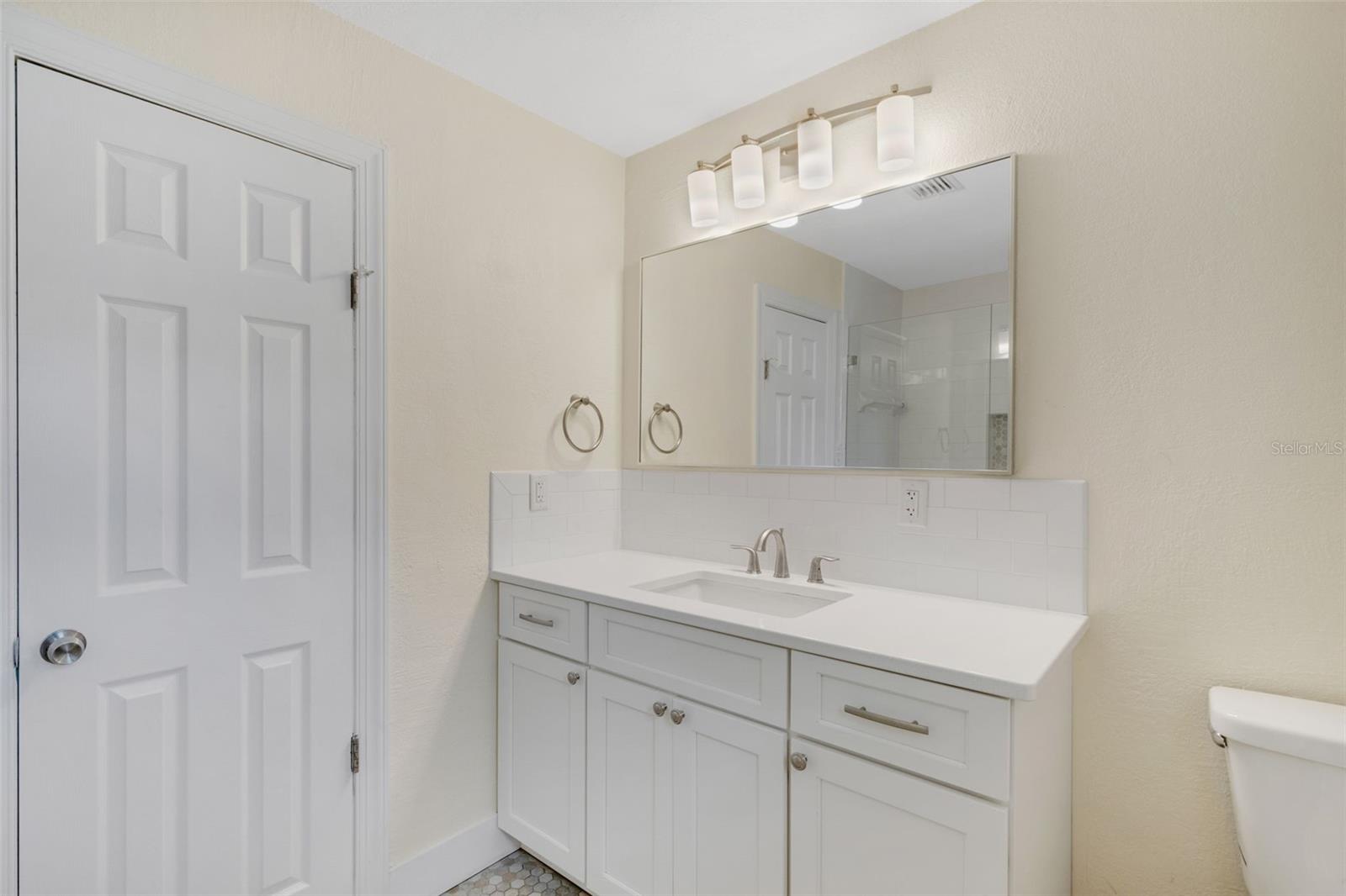 Image 16 of 29 For 934 Vistabula Street