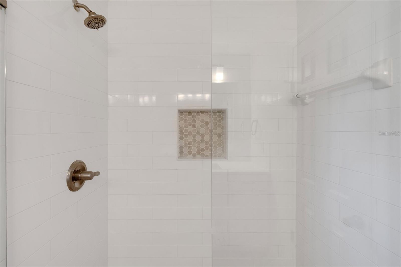 Image 17 of 29 For 934 Vistabula Street
